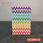 ساک دستی رنگی طرح زیگ زاگی در سایز 20 * 13.5 * 10